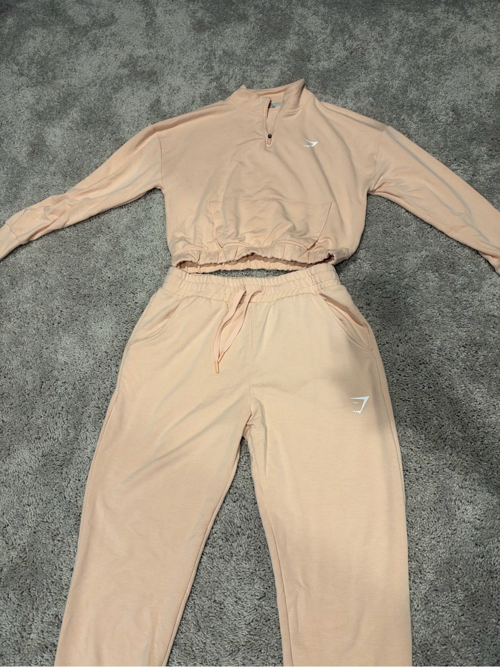 Gymshark Peach Cropped Pullover & Drawstring Joggers